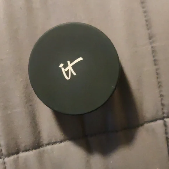 Translucent powder - Picture 1 of 3